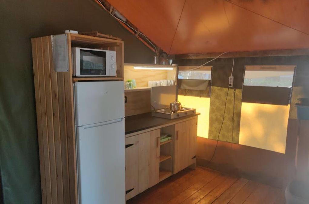 Easyatent Safari Tent Lanterna Cervar-Porat Номер фото